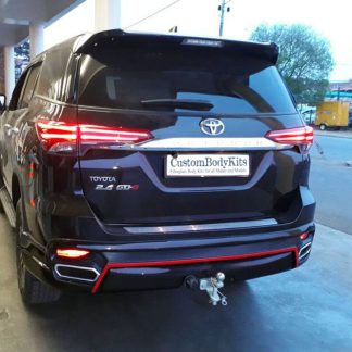 Toyota Fortuner Rear 3/4 view